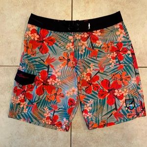Maui & Sons men’s board shorts